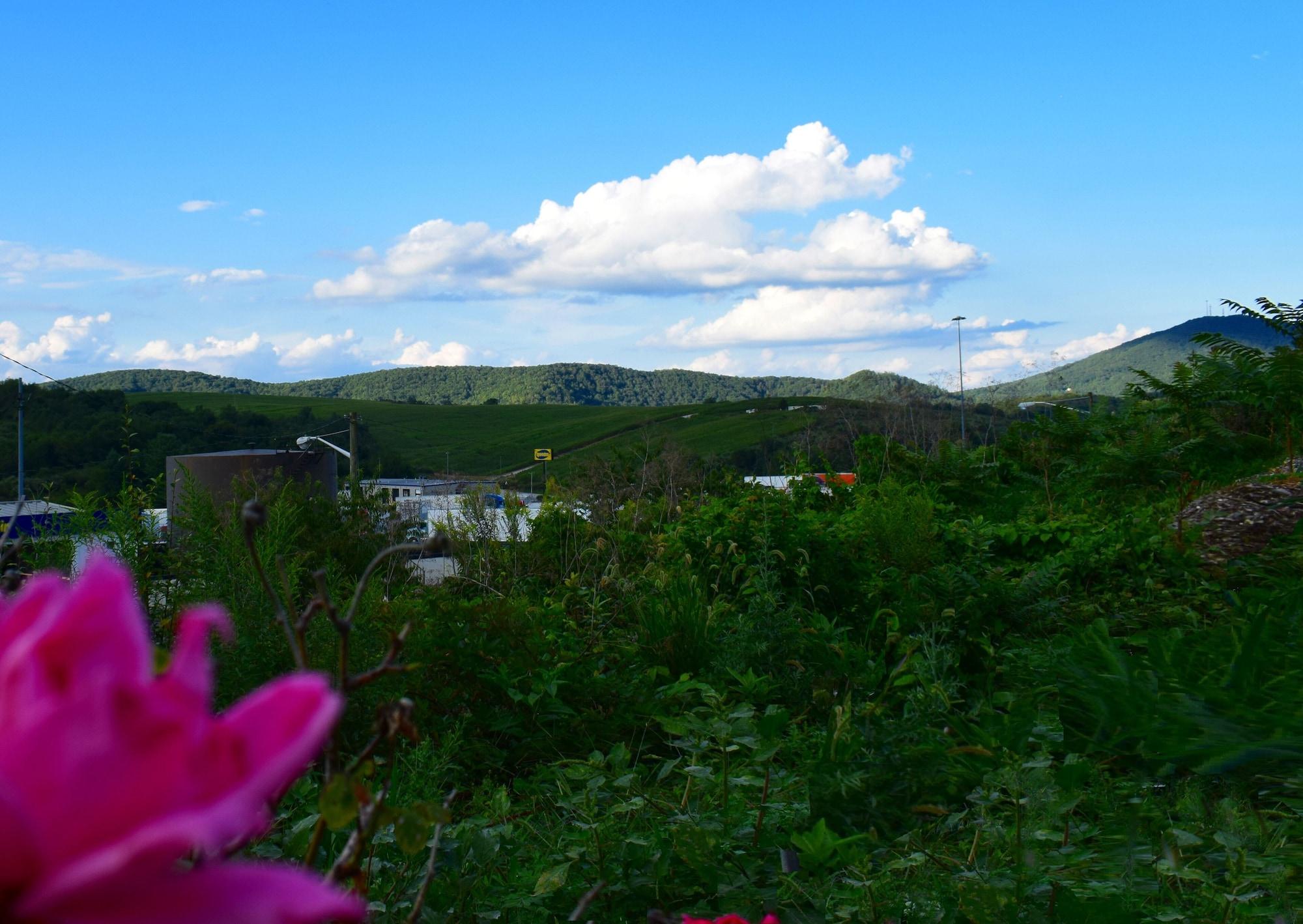 Super 8 By Wyndham Fort Chiswell Wytheville Area Max Meadows Экстерьер фото